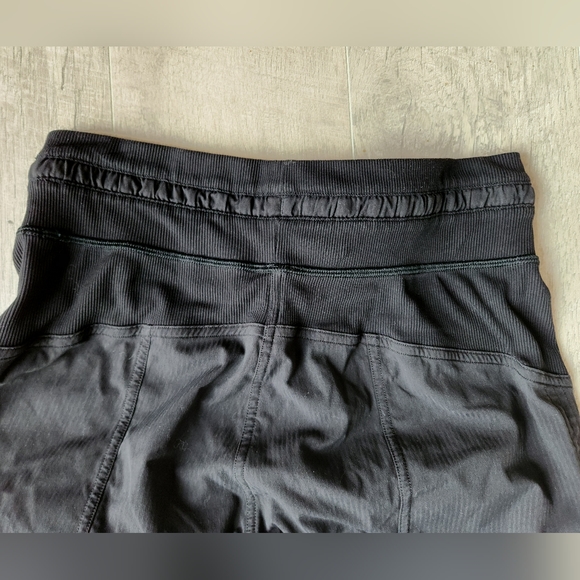 Lululemon dance studio crop size 2 black - Picture 6 of 14